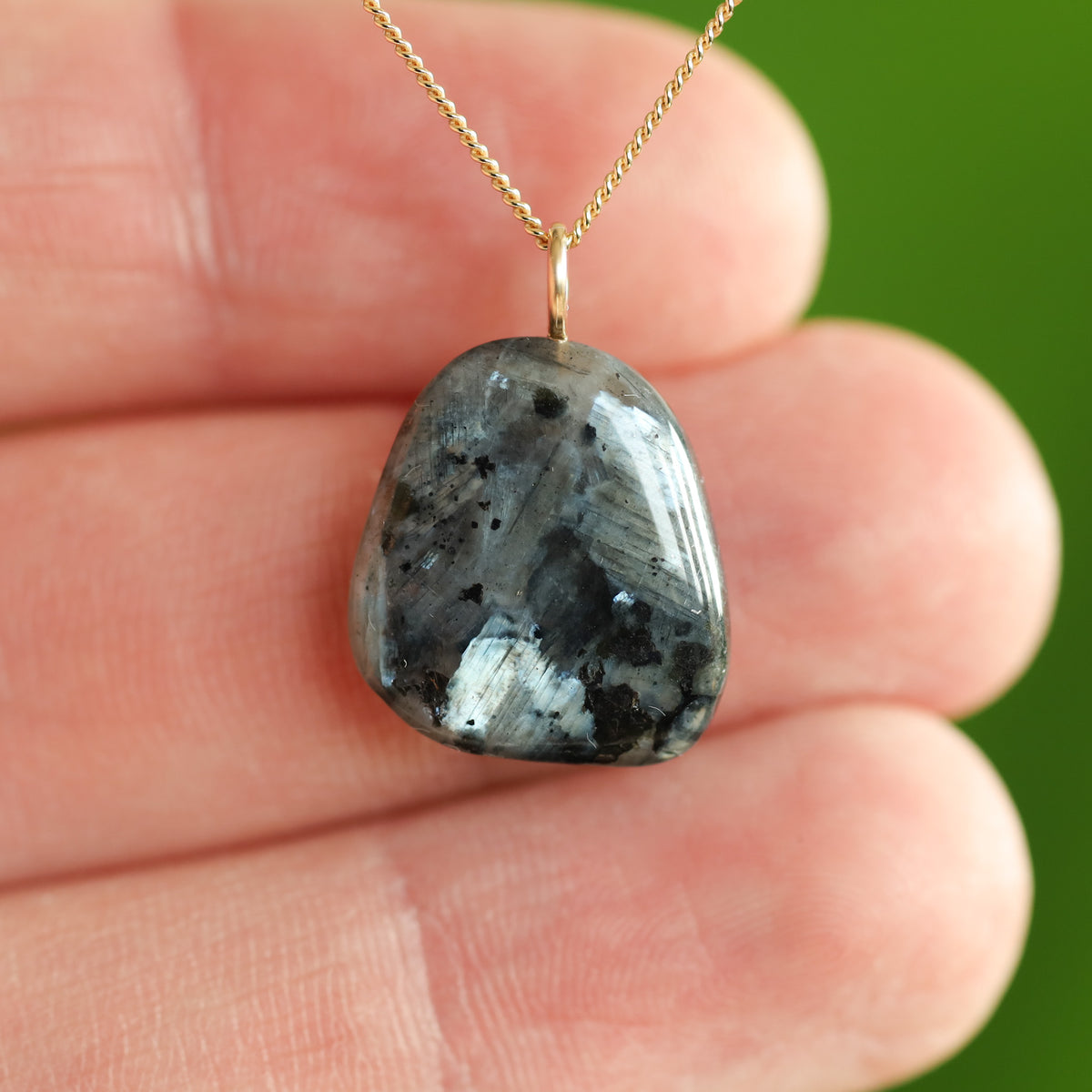 Larvikite pendant - Handmade jewelry – Monos edelstenen sieraden