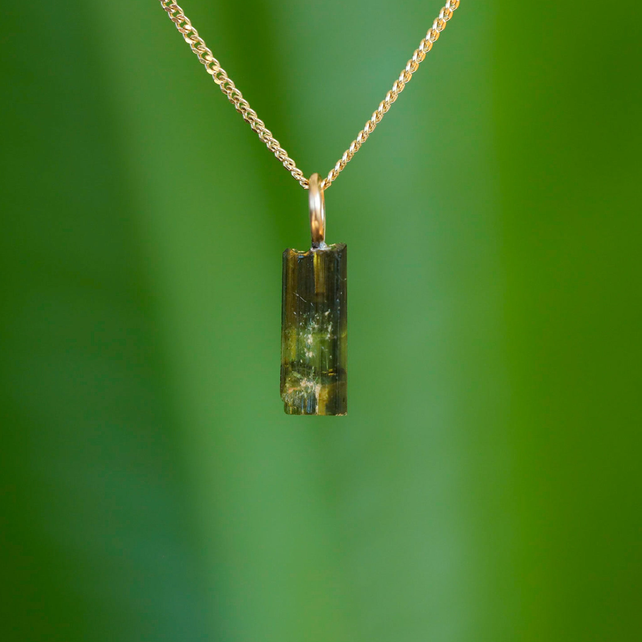 Groen Rode Edelsteen Groene edelsteen - Handgemaakte sieraden - Monos edelstenen sieraden