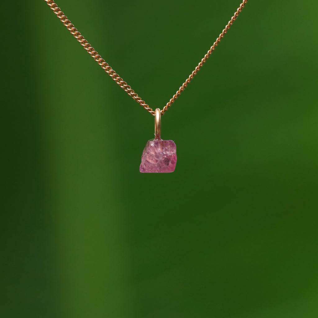 Ruwe Spinel - klein