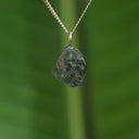 Ruwe blauwe spinel hanger