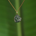 Ruwe blauwe spinel hanger