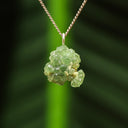 Ruwe groene granaat hanger