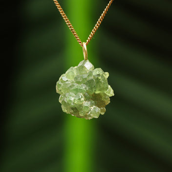 Ruwe groene granaat hanger