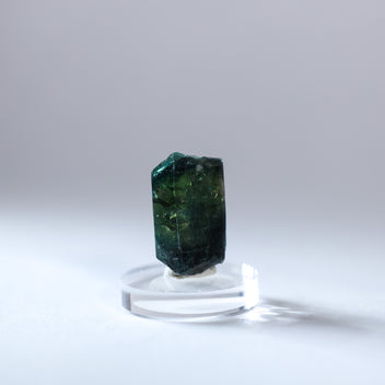 Tanzaniet, groen (heel zeldzaam)