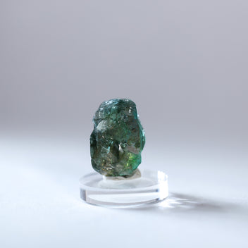 Tanzaniet, groen (heel zeldzaam)