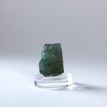 Tanzaniet, groen (heel zeldzaam)