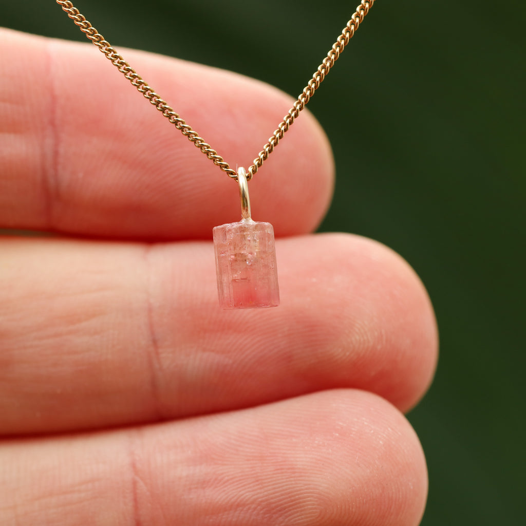 Ruwe roze Toermalijn