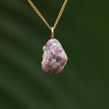 Ruwe Spinel