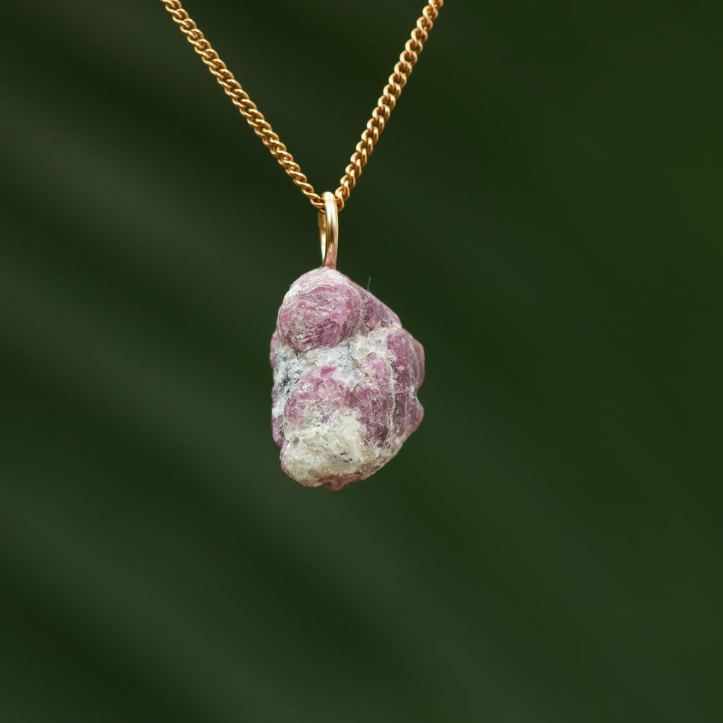 Ruwe Spinel