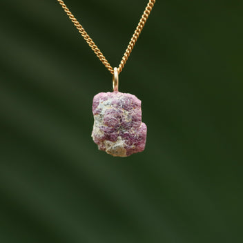 Ruwe Spinel