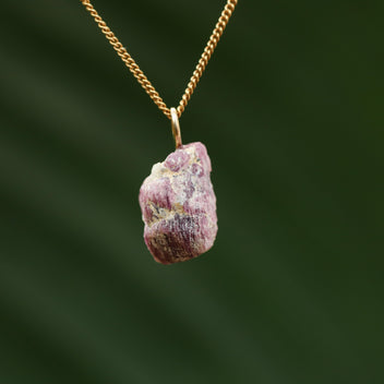 Ruwe Spinel