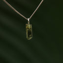 Ruwe groene toermalijn hanger