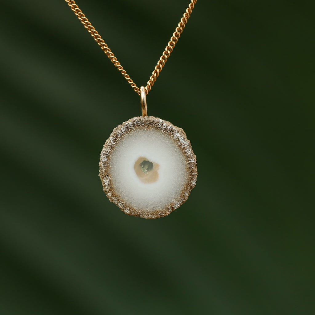 Chalcedoon met mosagaat stalactiet - India