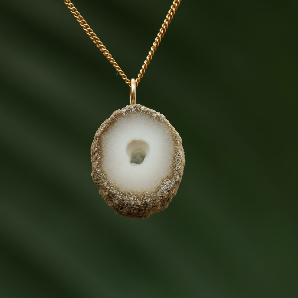 Chalcedoon met mosagaat stalactiet - India