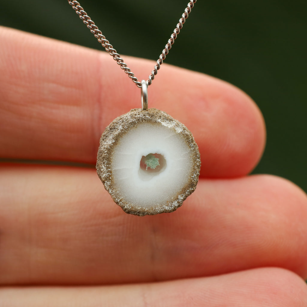 Chalcedoon met mosagaat stalactiet - India