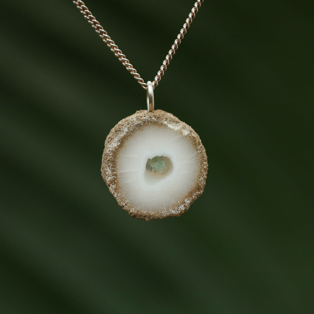 Chalcedoon met mosagaat stalactiet - India