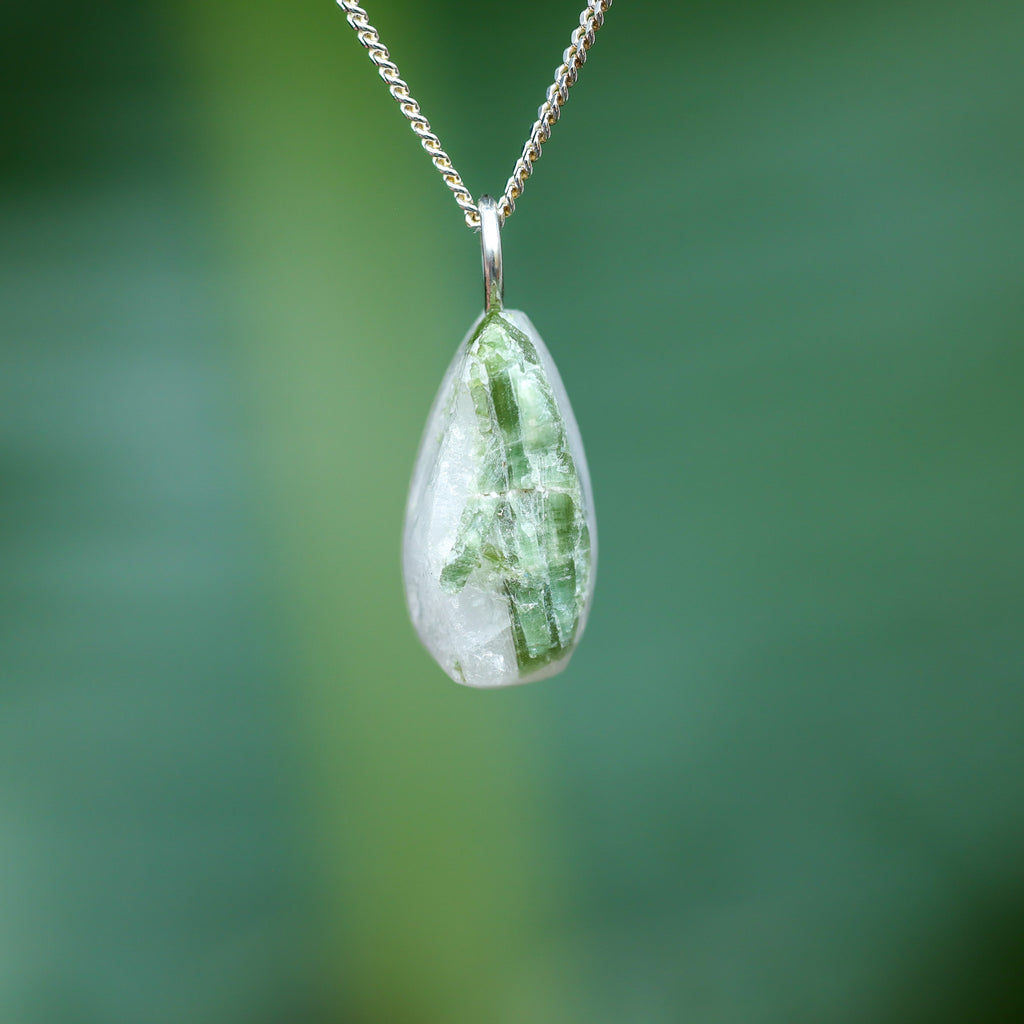 Groene Toermalijn in kwarts
