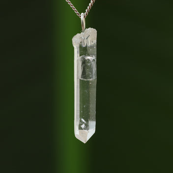 Ruwe bergkristal hanger