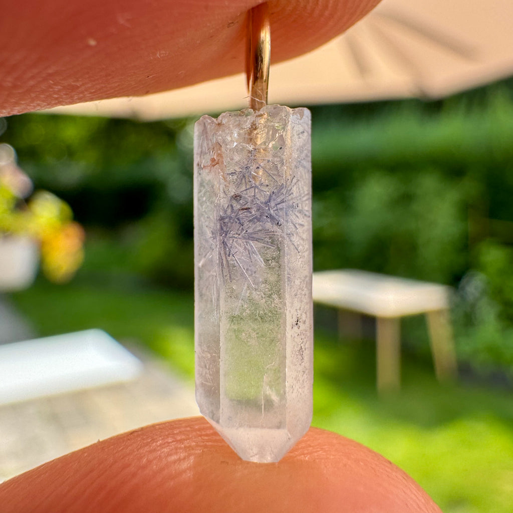 Ruwe Dumortieriet in kwarts