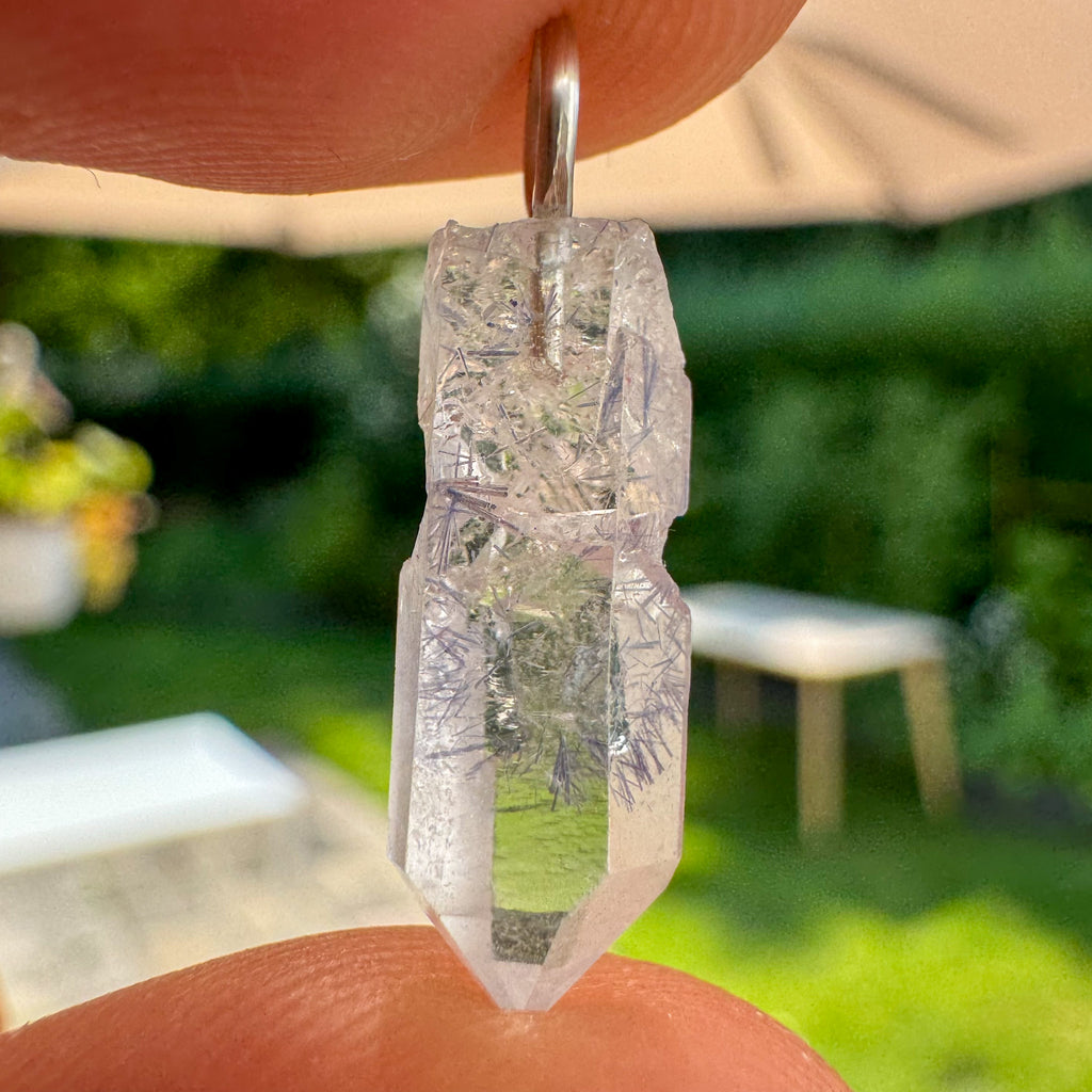 Ruwe Dumortieriet in kwarts