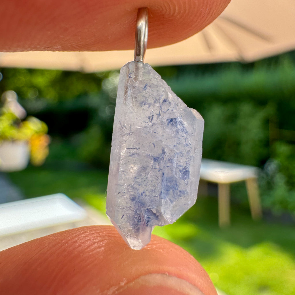 Ruwe Dumortieriet in kwarts