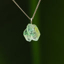 Ruwe groene fluoriet hanger