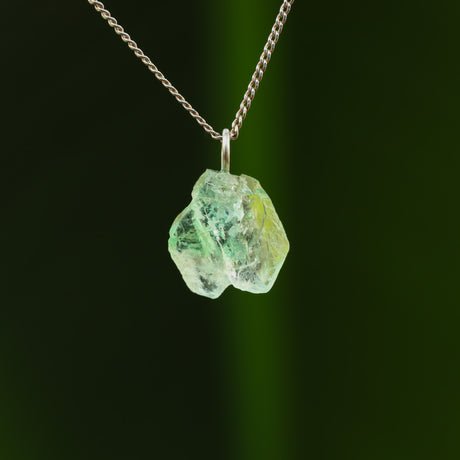 Ruwe groene fluoriet hanger