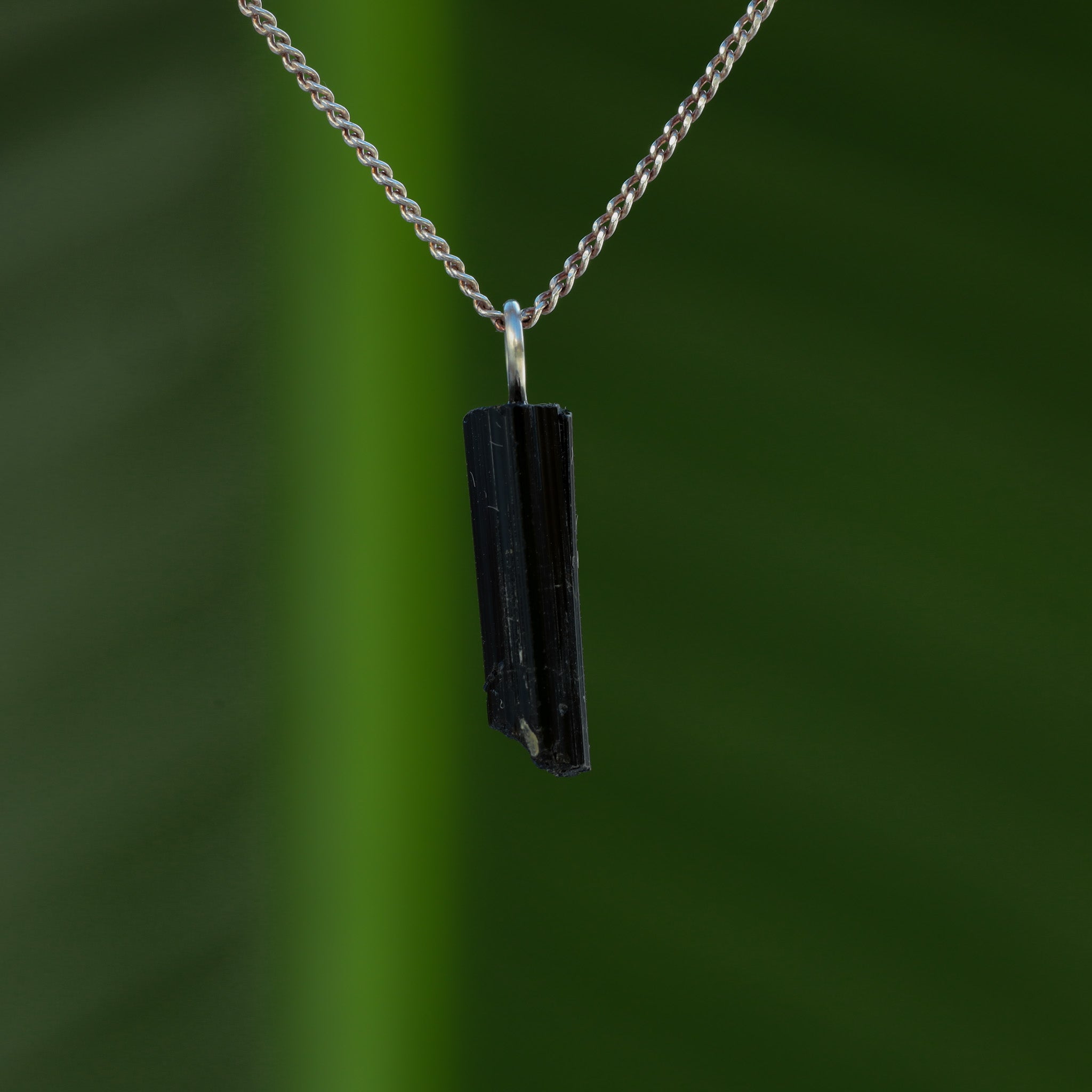Zwarte toermalijn schorl waterstenen natuurlijke toermalijn ketting ruwe steen hanger handgevlochten ketting Kerstmis helende stenen edelsteen hanger gekweekte kristal geschenken voor Valentijnsdag