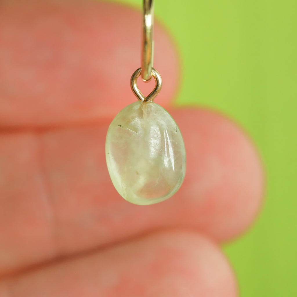 Prehniet oorringbedel