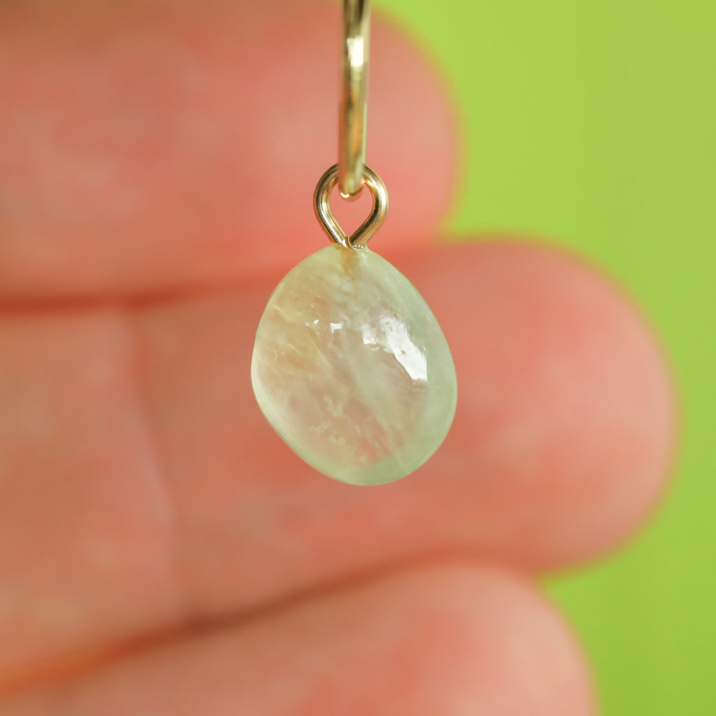 Prehniet oorringbedel