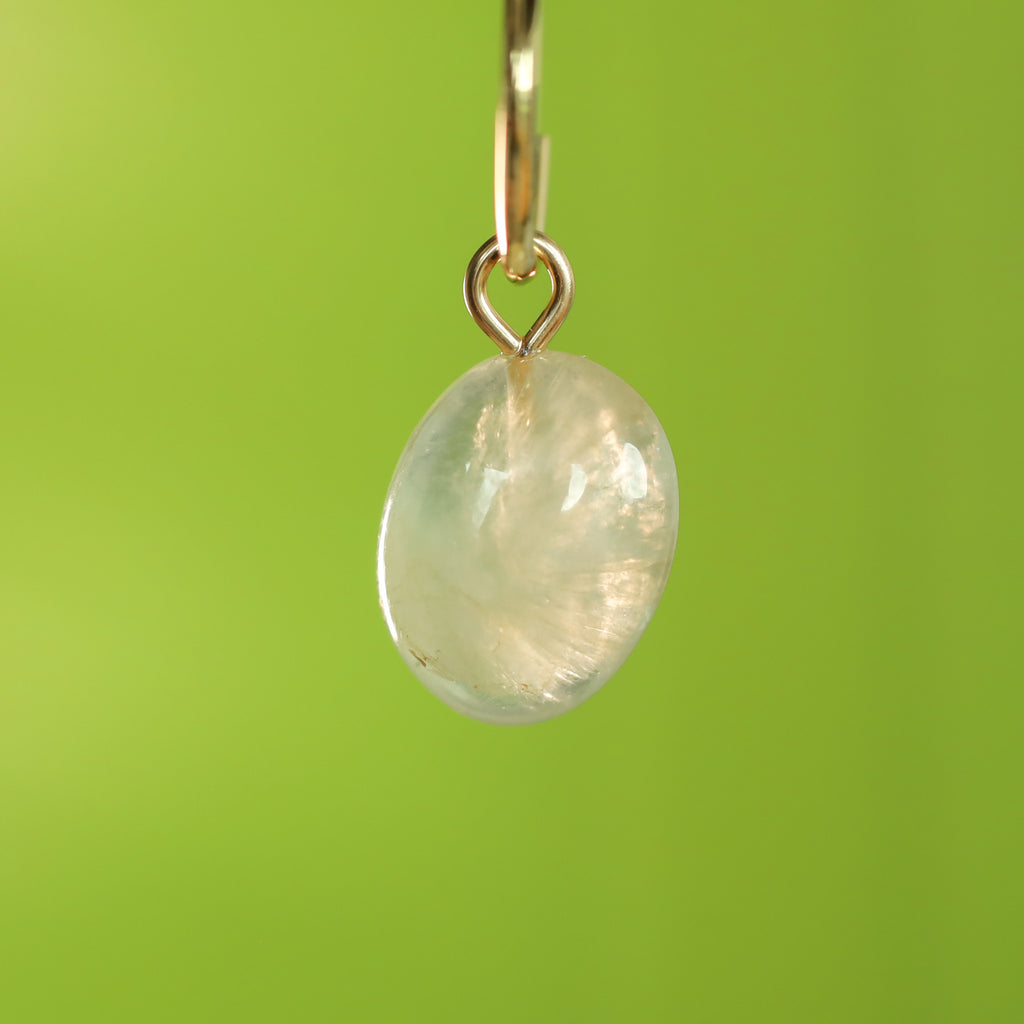 Prehniet oorringbedel