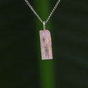 Ruwe roze toermalijn hanger