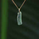 Ruwe groene kyaniet hanger