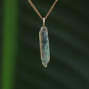 Ruwe groene kyaniet hanger
