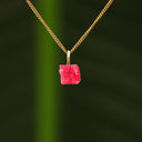 Ruwe spinel hanger