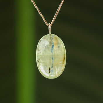 Kyaniet hanger, groen met blauw