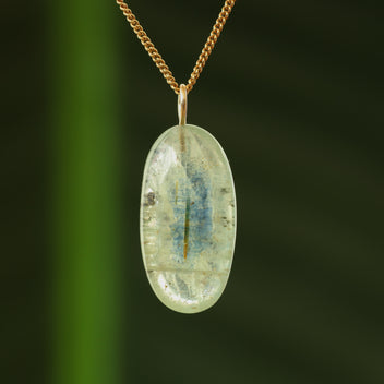 Kyaniet hanger, groen met blauw