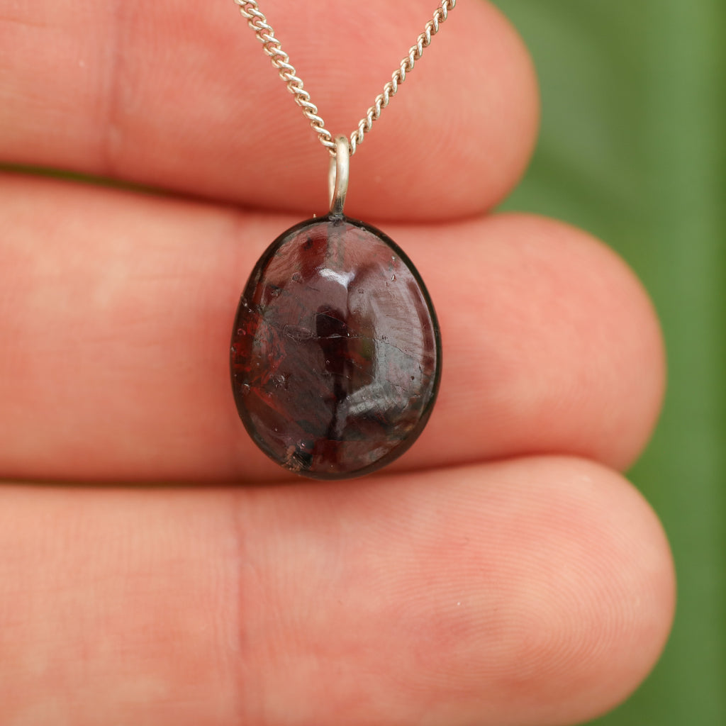 Rode Granaat - India