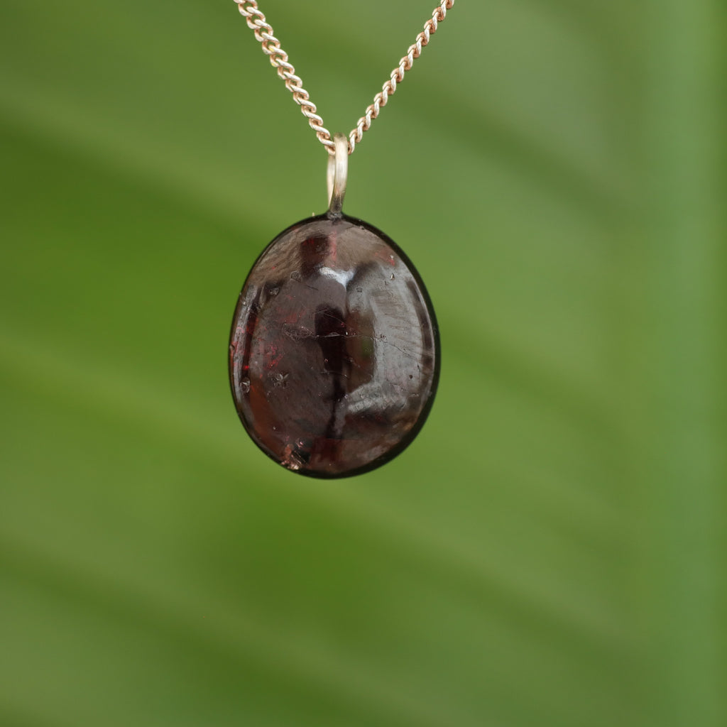 Rode Granaat - India