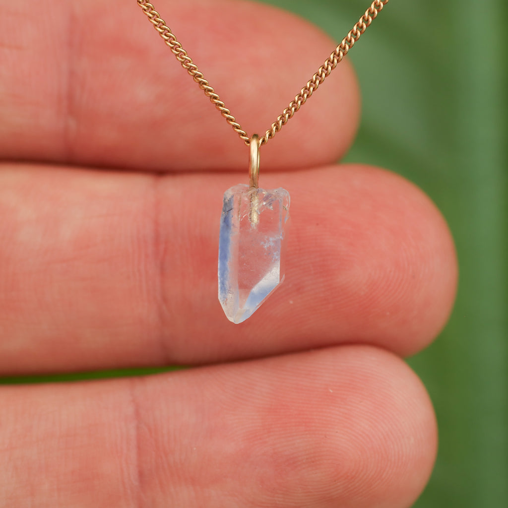 Ruwe Dumortieriet in kwarts