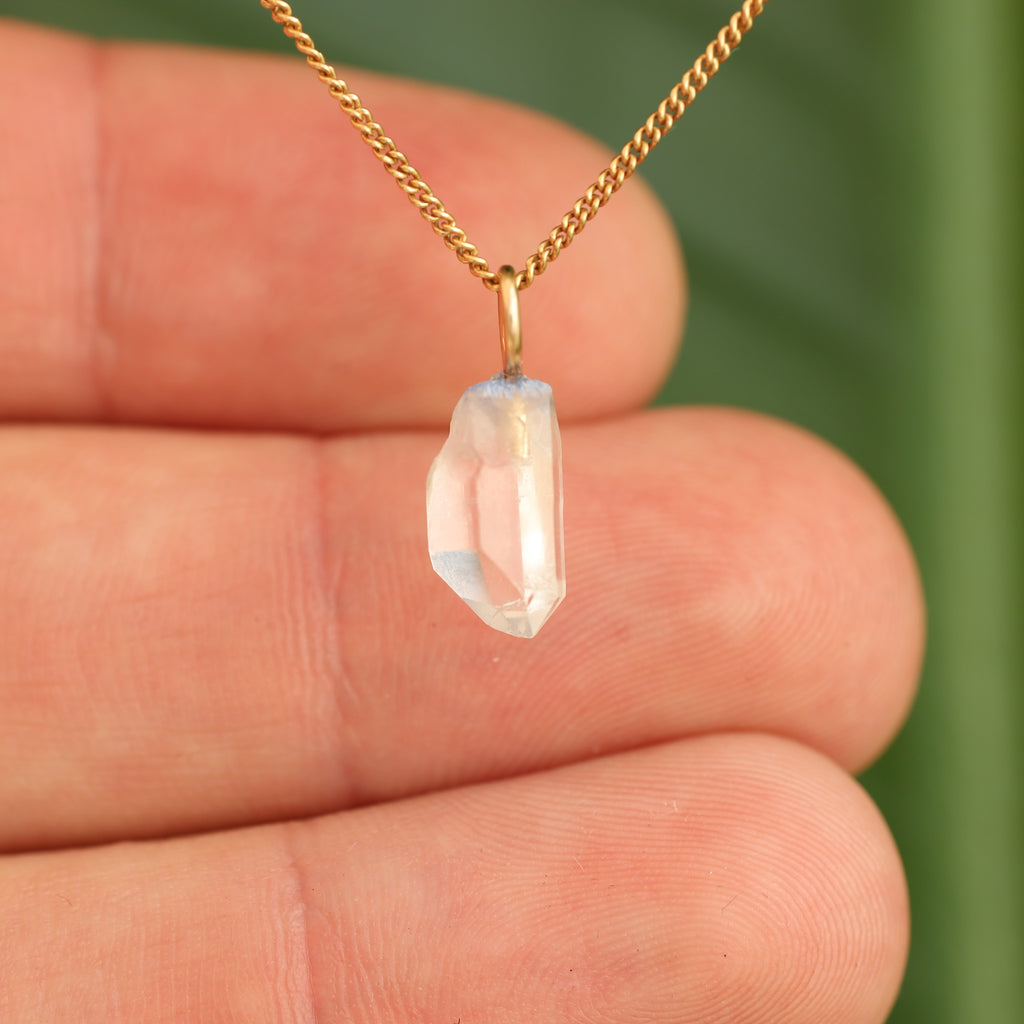 Ruwe Dumortieriet in kwarts