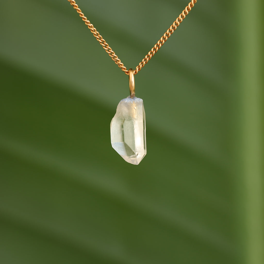 Ruwe Dumortieriet in kwarts