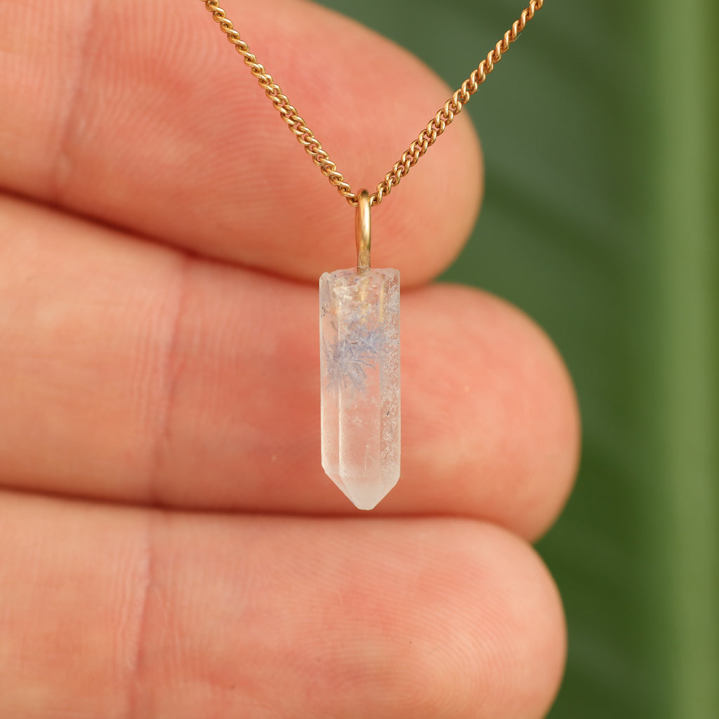 Ruwe Dumortieriet in kwarts