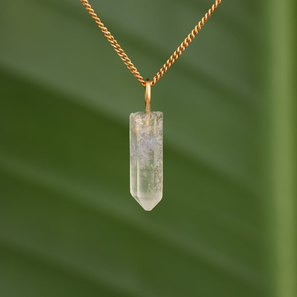 Ruwe Dumortieriet in kwarts