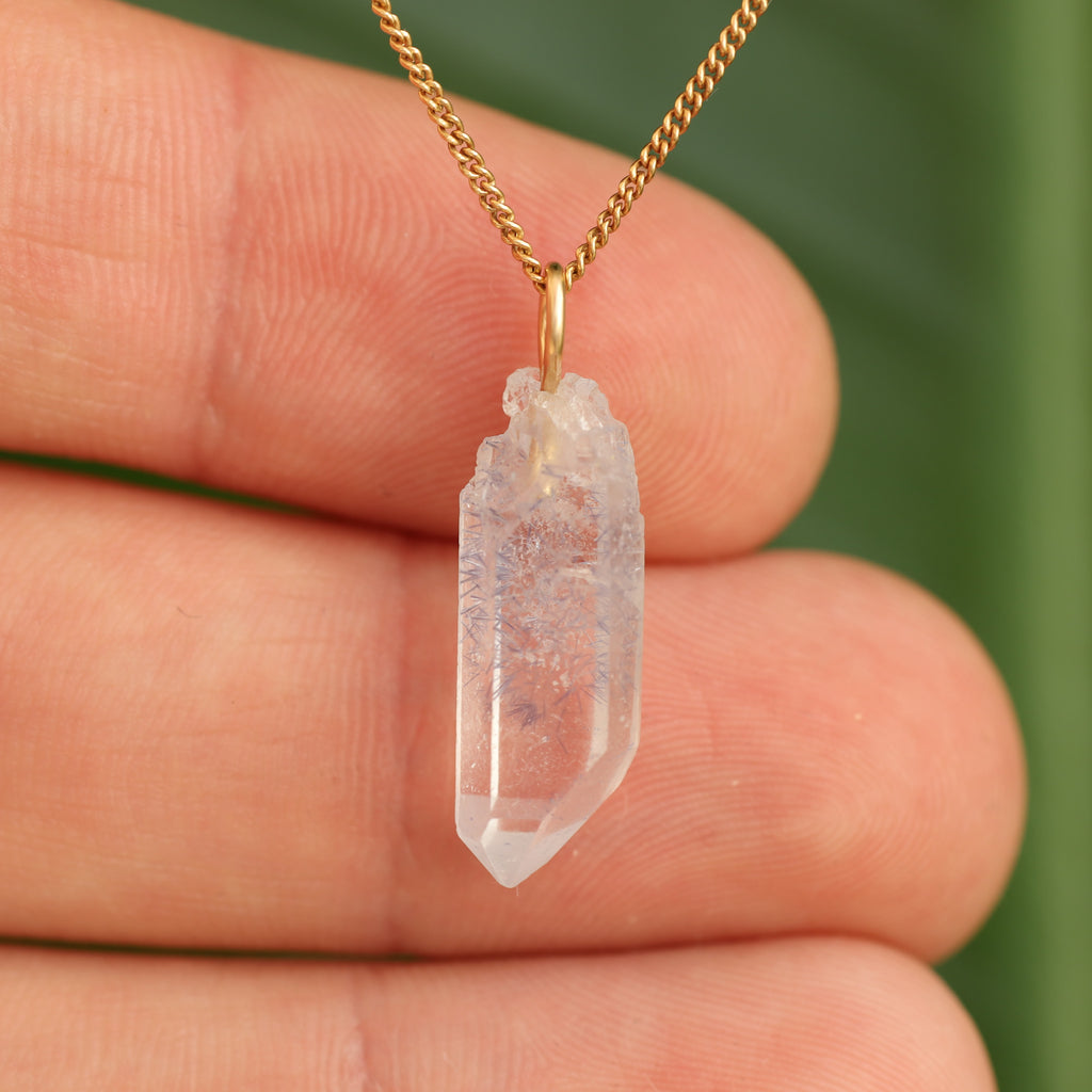 Ruwe Dumortieriet in kwarts