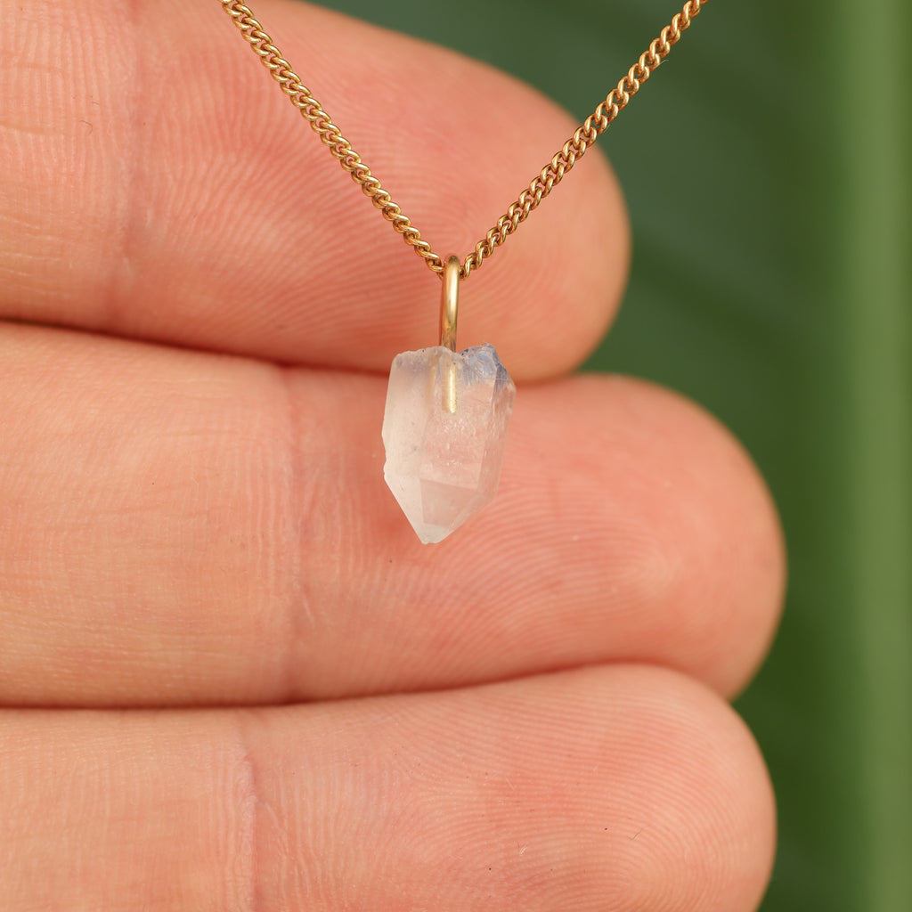 Ruwe Dumortieriet in kwarts