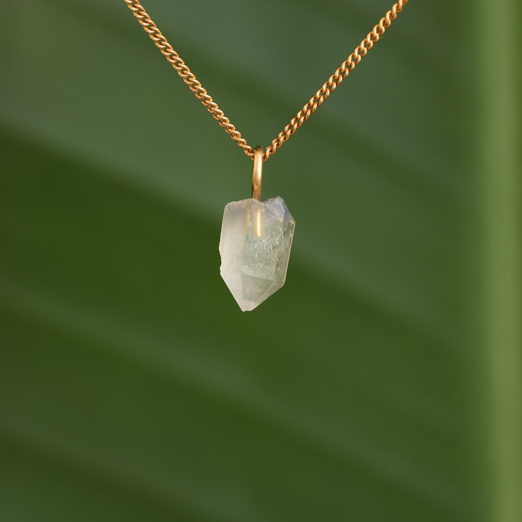 Ruwe Dumortieriet in kwarts