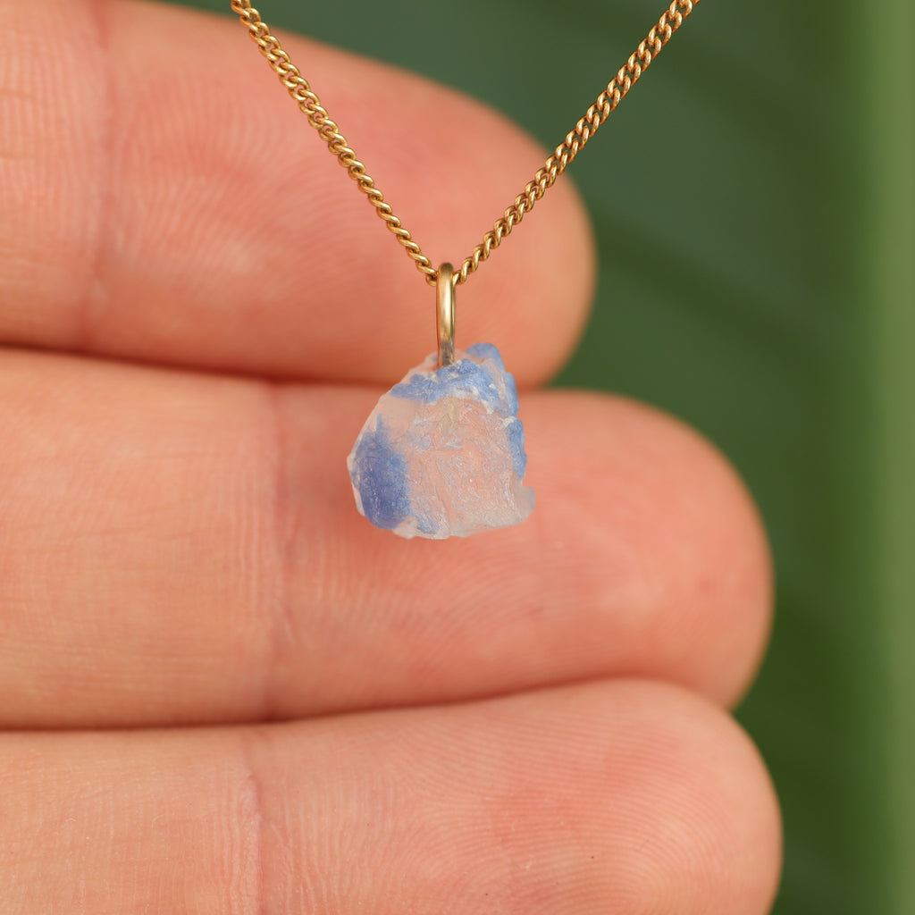 Ruwe Dumortieriet in kwarts