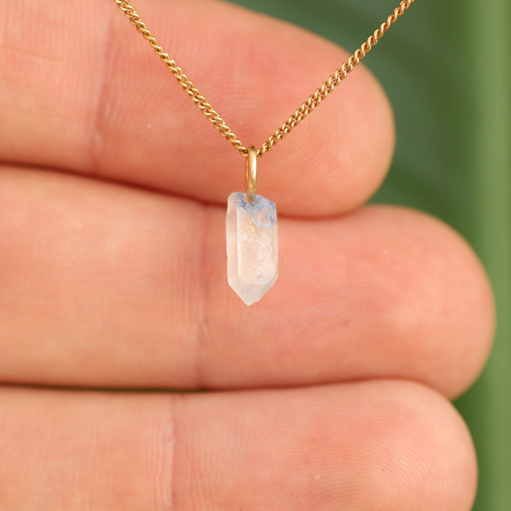 Ruwe Dumortieriet in kwarts