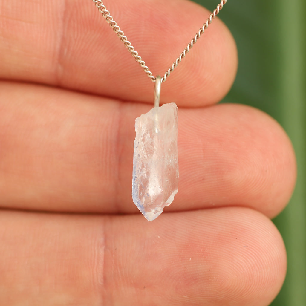 Ruwe Dumortieriet in kwarts